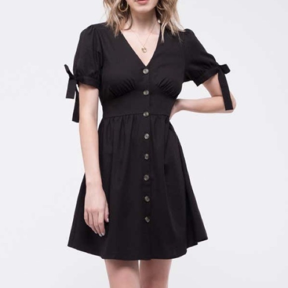 Blu Pepper Dresses & Skirts - Blu Pepper Nordstrom Button Down Tie Sleeve
